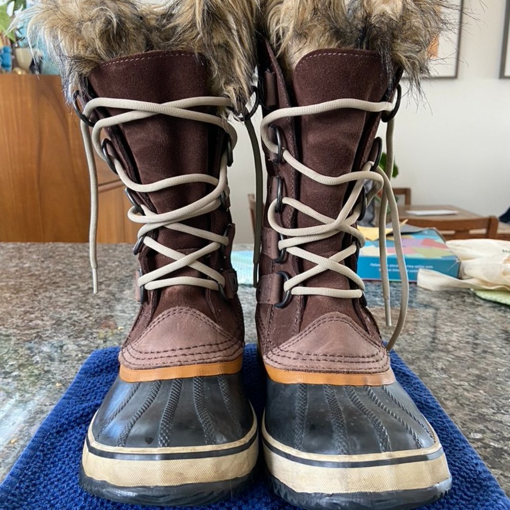 Sorel Joan of Arctic snow boots size 7